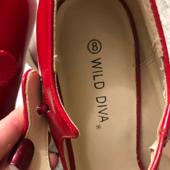 Red patent platform heels - Picture 5 of 6